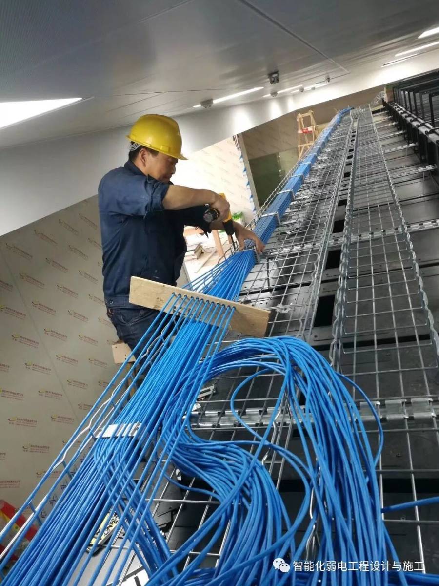 我的父親是弱電工程師 這些照片告訴你網絡工程設計與施工背后的故事