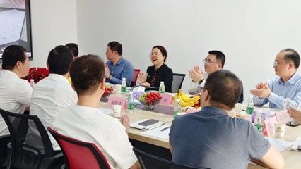 共謀發展新篇章 鐘暢姿在金飛鷹藥械技術咨詢集團座談交流